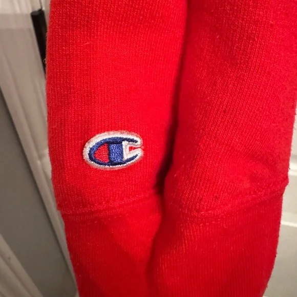 Champion Red Crew Neck Sweater Vibrant Style - Picture 3 of 5